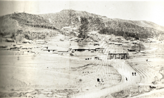 Старое фото Асана.