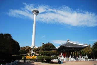 Парк Ёндусан расположен в центре города 