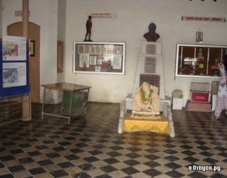 Внутри музея Канпура.