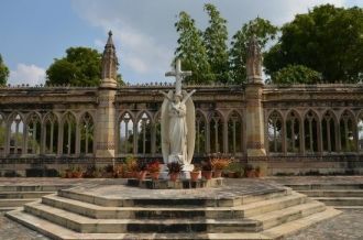 Мемориал в Канпуре.