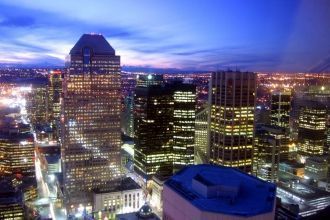 Калгари ночью.