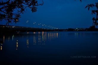 Мост в Баттикалоа ночью.