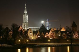 Ночной город Ульм, Германия.