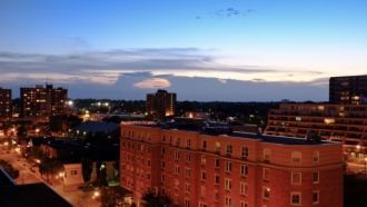 Ночной город Ошава.