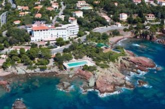 Город Сен-Рафаэль с высоты.