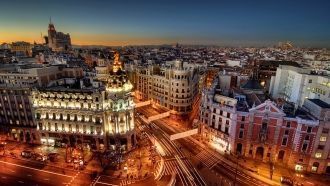 Вид на ночной Мадрид.