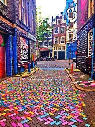 Красочный Амстердам.
