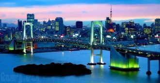 Радужный мост над Токийским заливом.