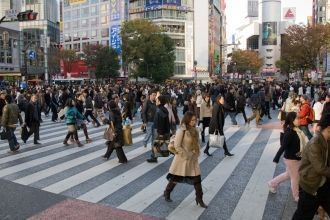 Люди в Токио.
