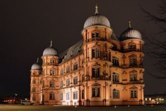 Вид на ночной Карлсруэ.