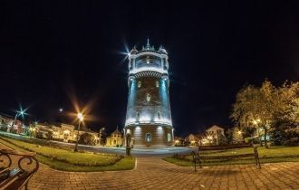 Ночной вид города Дробета-Турну-Северин.