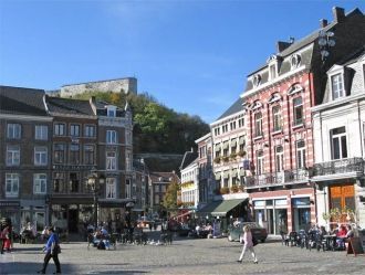 На улице города Юи.