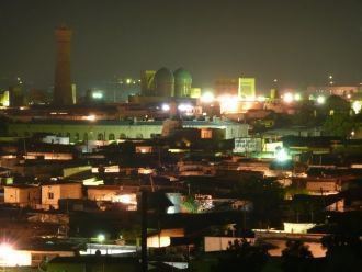 Вид на ночную Бухару.