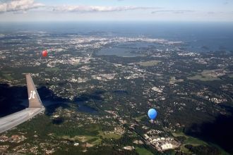 Эспоо с высоты. Внизу виден архипелаг с 
