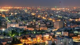 Город Амман ночью.
