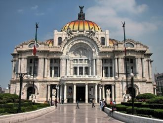 Дворец Изящных Искусств в Мехико.