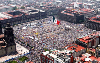 Площадь Конституции в Мехико.
