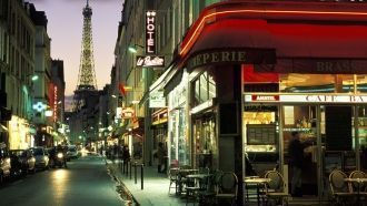 Улицами Парижа.