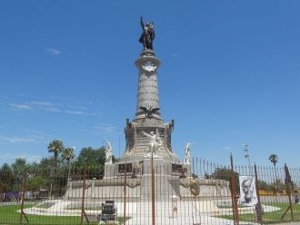 Памятник Бенито Хуаресу. 
