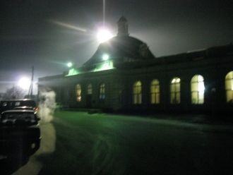 Красноуфимский вокзал ночью.