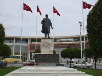 Монументы города Акхисар.