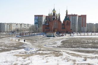 На улице города Краснокаменск.
