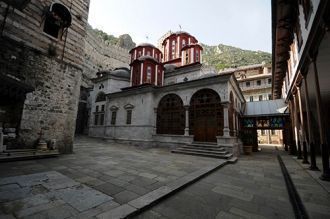 На улице города Агринион.