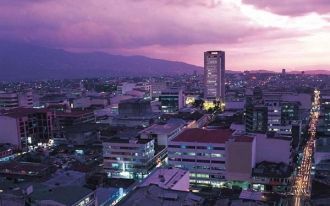 Сан-Хосе ночью.