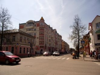 На улице города Боровичи.