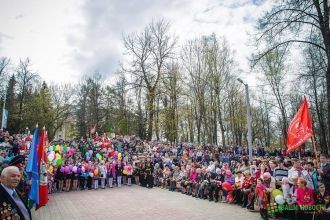 Местные жители города Боровичи.