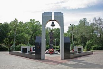 Новокуйбышевск, Памятник героям войны в 