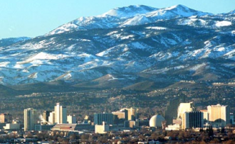 Город Рино с высоты.