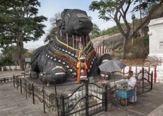 Храм Нанди.