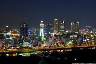 Город Осака ночью