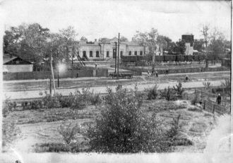 Железнодорожный вокзал станции Арчеда, 1