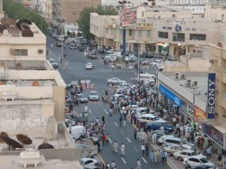 Людная улица Эль-Джубайла.