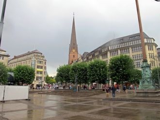 Площадь и церковь Святого Петра