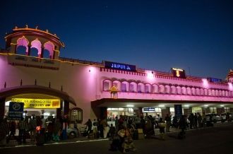 Джайпур ночью.