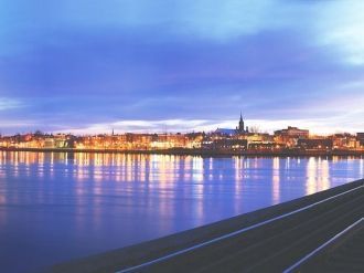 Сен-Жан-сюр-Ришелье ночью.