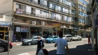 Пешеходы на улицах города