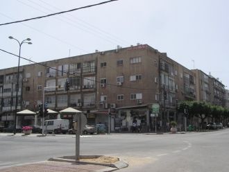 Перекресток улицы Герцля и бульвар Бенья