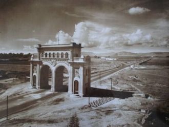 Арка в Гвадалахаре, 1940.&nbsp;