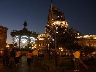 Ночная жизнь Гвадалахары.