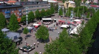 Городские жители и гости города Шеллефте