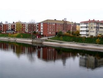 В городе Шеллефтео.