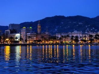 Ночная жизнь в городе Рапалло.