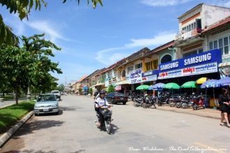 На улице города Баттамбанг.