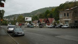 Пешеходы на улицах города