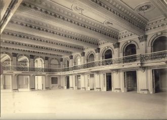 Внутри здания театра в Кампинасе.