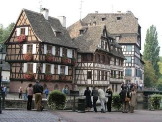 Люди в Страсбурге.
